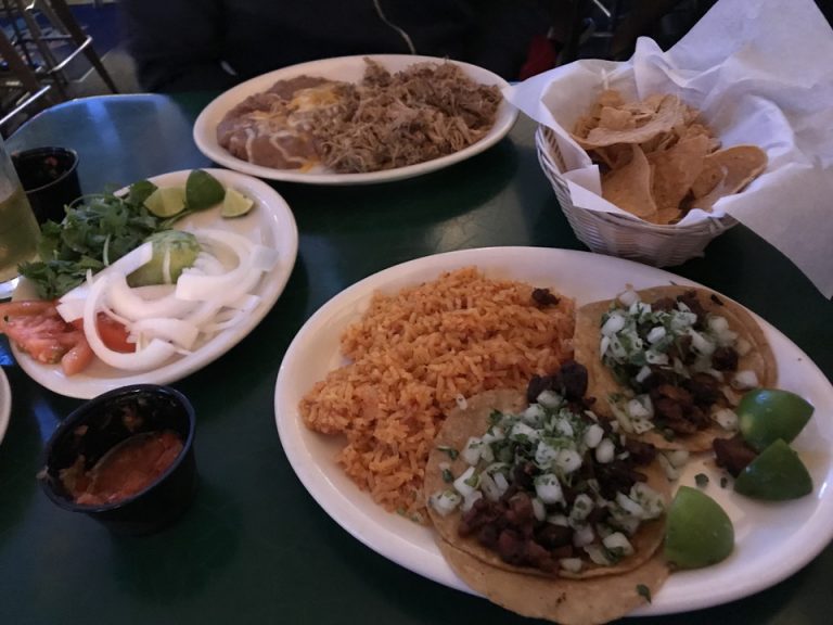 オールドタウンメキシカンカフェでディナー