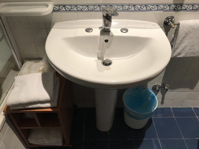 客室 洗面所 (2)