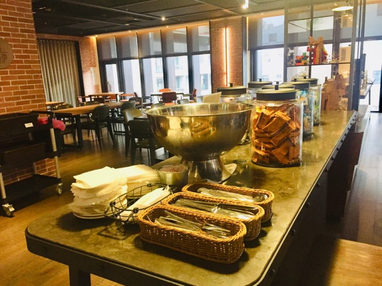 ハッピーアワースナック1