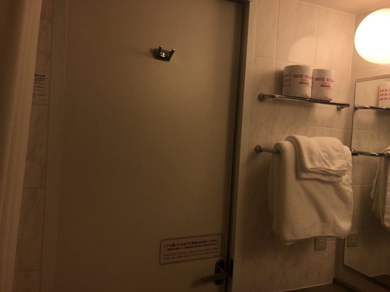 シャワー中からドア