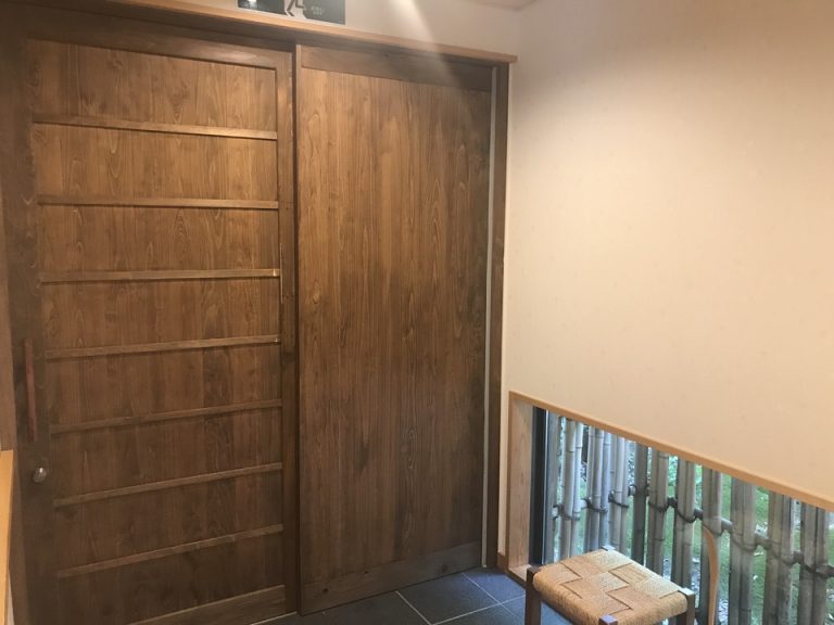 客室入口内観ドア