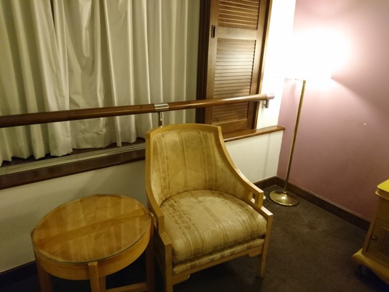 チェアとデスク