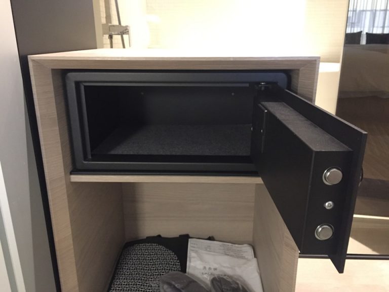 セーフティボックス(開)