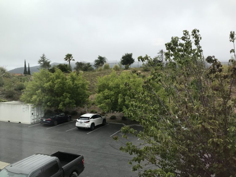 窓からの景色はこの程度