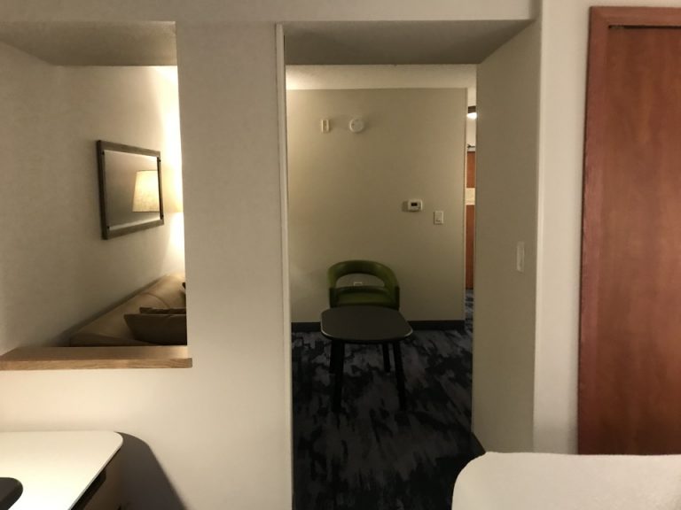 ちょっと室屋から入り口にかけて