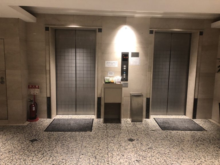 ロビーエレベーター