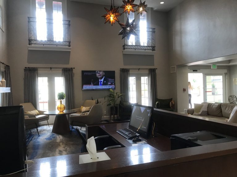 可愛いロビーのライト