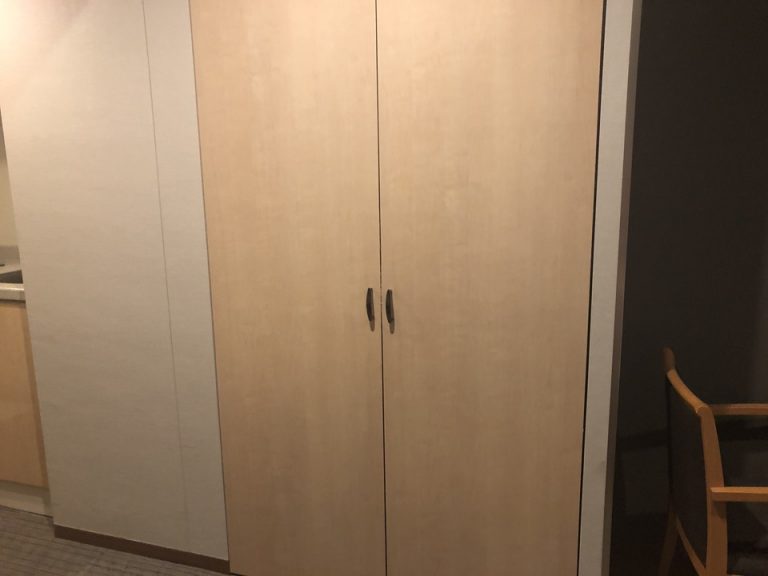 クローゼット閉