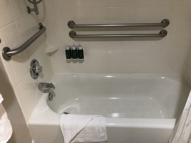 たくさん手すりがついていました。