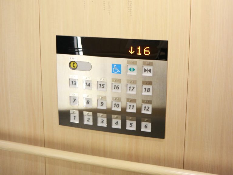エレベーターボタン