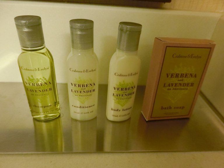 シャンプー、コンディショナー、ボディローション、ボディ用石鹸