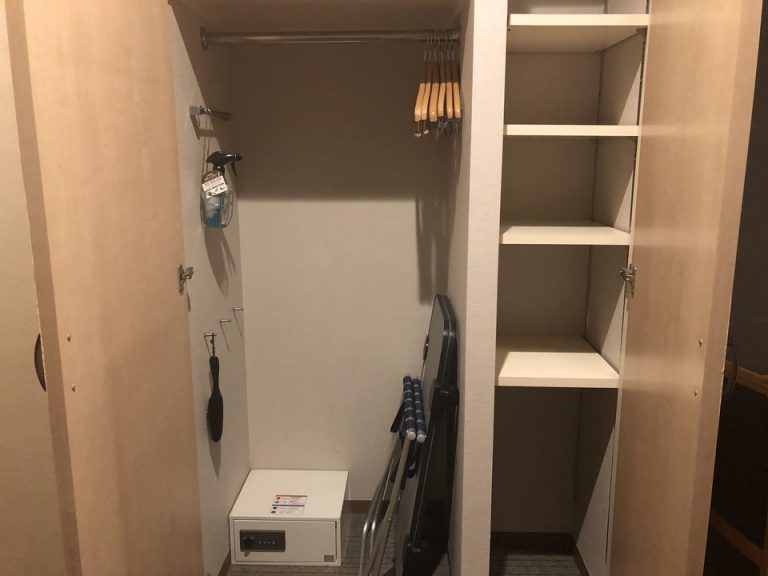 クローゼット中