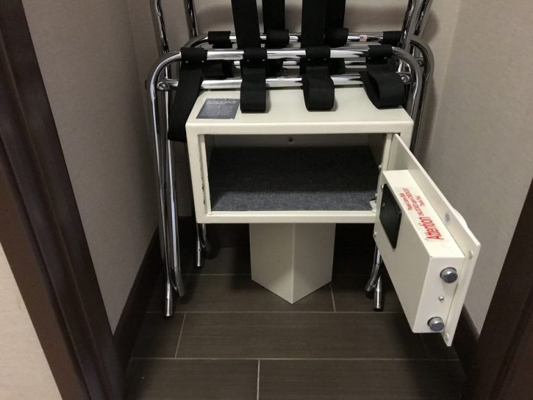 ノートパソコンも入りそうです