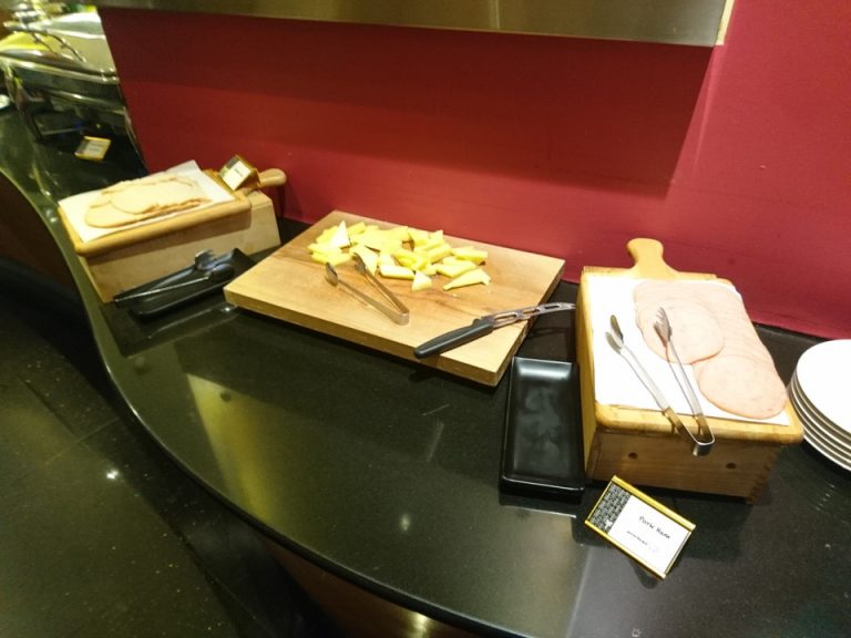 チーズコーナー