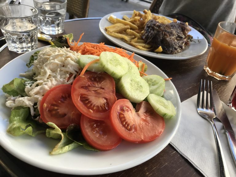 ホテル周辺 レストラン