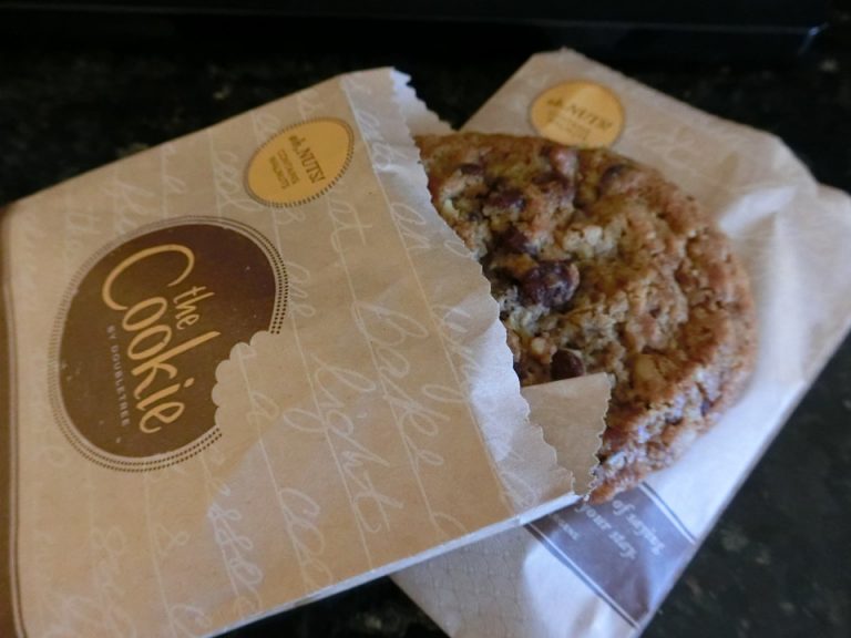 チェックイン時に貰えるチョコチップクッキー