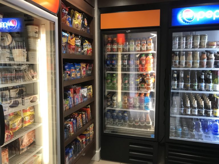 スナックコーナー