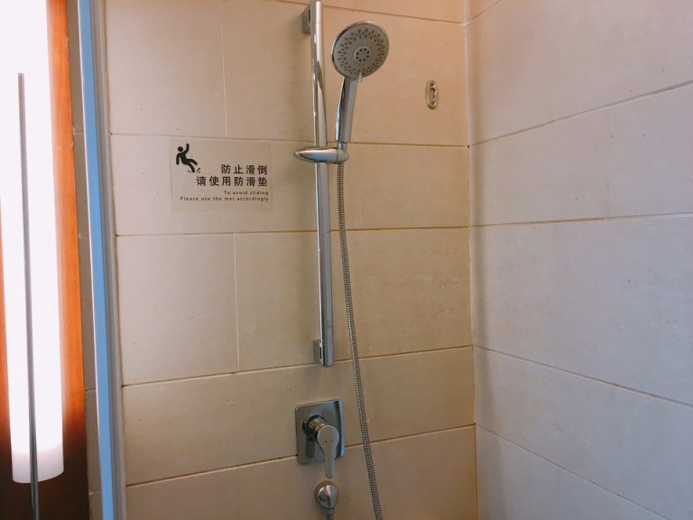 シャワー全体