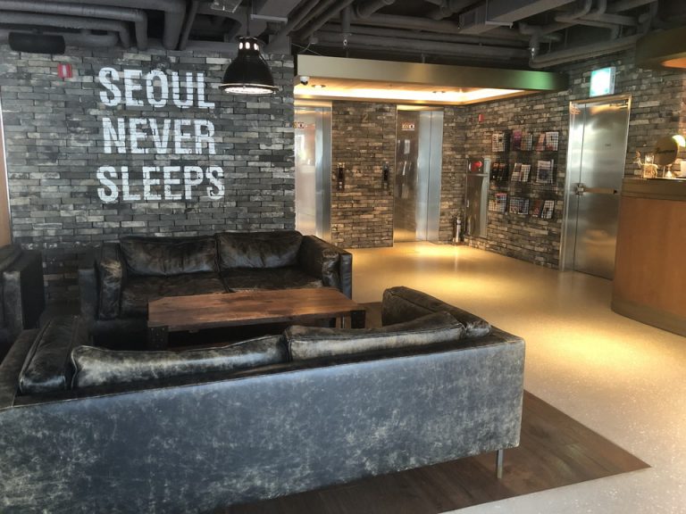 フロントロビー