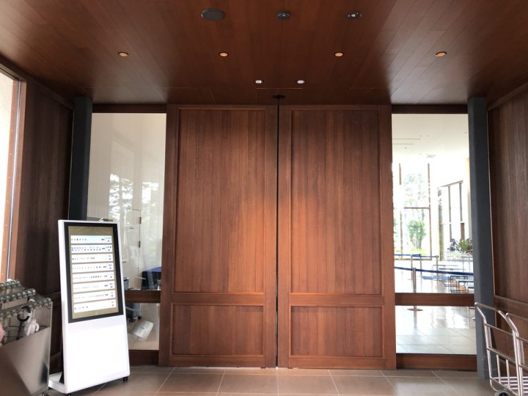 エントランス外観(フロントのあるスパ棟)(1)