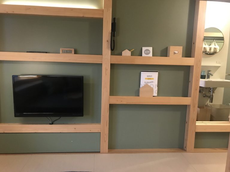 ソファからTV