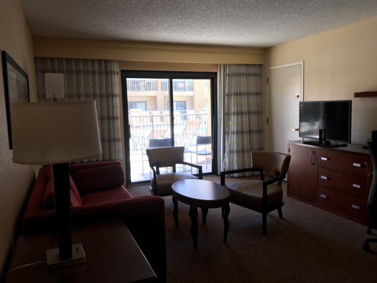 日中のリビングルーム