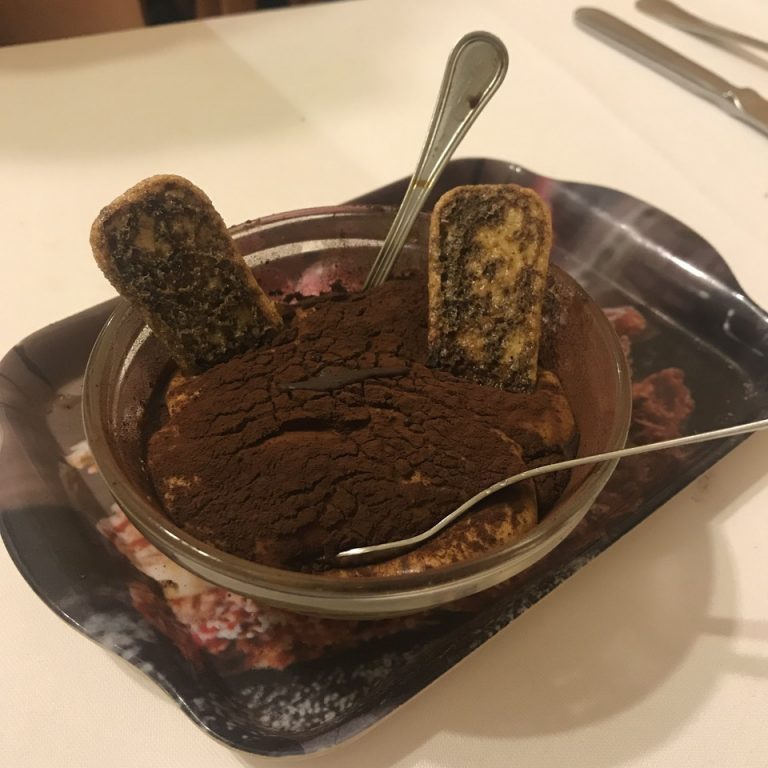 ホテル周辺 飲食店(trattoria Dell_OMO ティラミス)