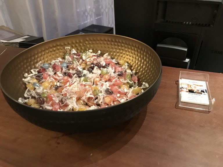 ホテルフロント一部