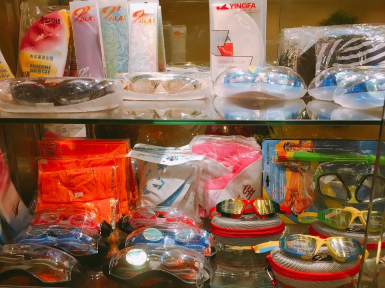 プール 売店