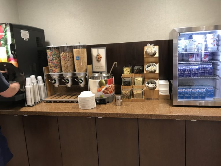 シリアルコーナー