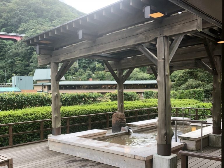 大浴場途中にある足湯