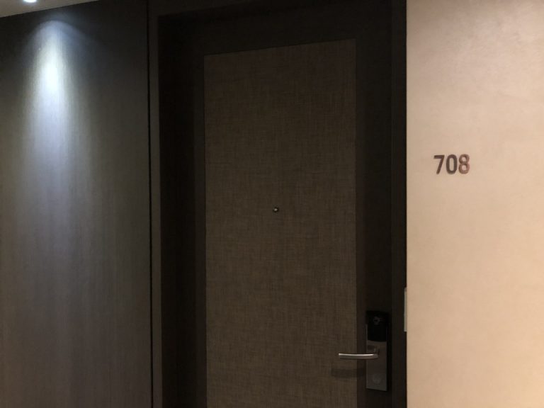 客室入口外観ドア