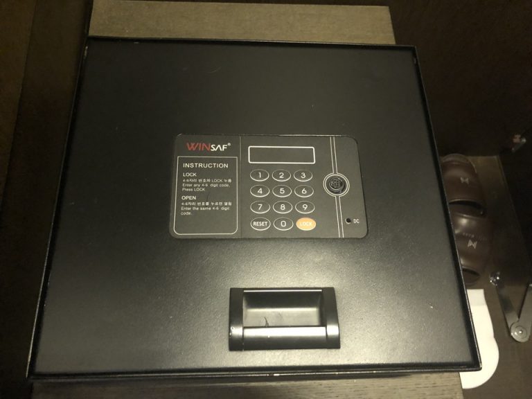 セーフティーボックス(閉めた状態)