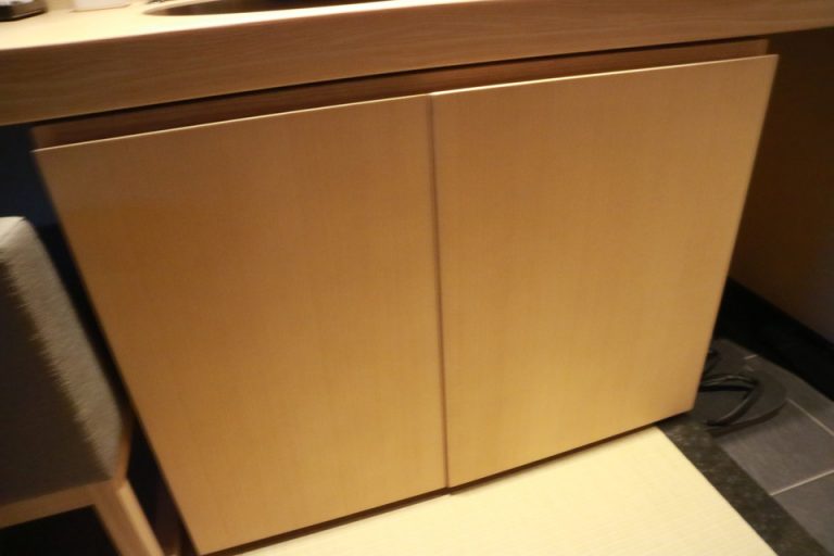 カウンター下収納