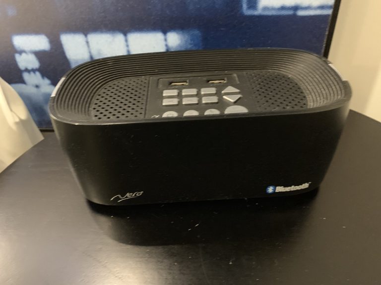 音楽プレーヤー(ベッド横)