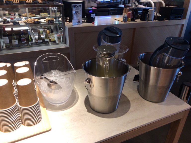 朝食フリードリンク