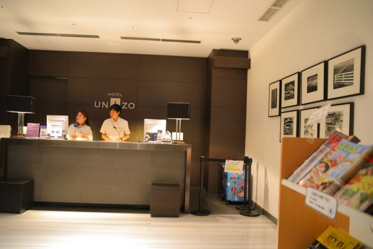 フロントカウンター