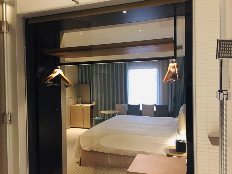 バスルームから部屋撮影