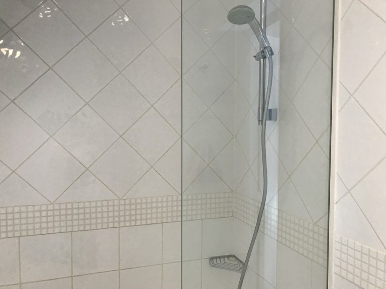 客室 シャワールーム (2)