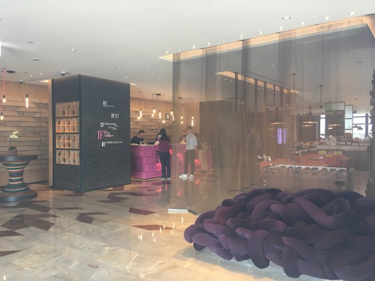 エントランスロビー