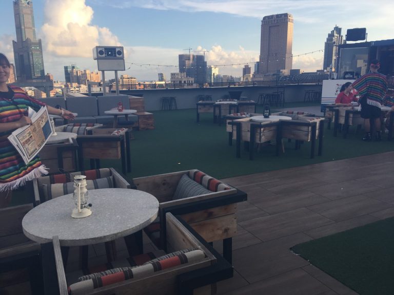 屋上オープンバー