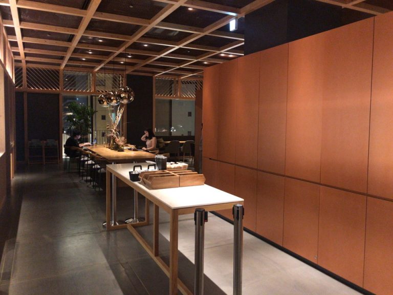 カフェ