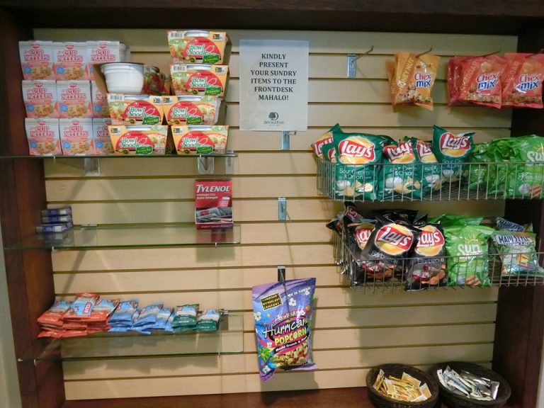 フロント横簡易コンビニ(1)