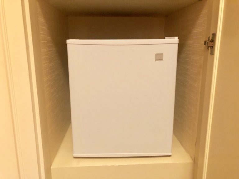 冷蔵庫(閉じた状態)