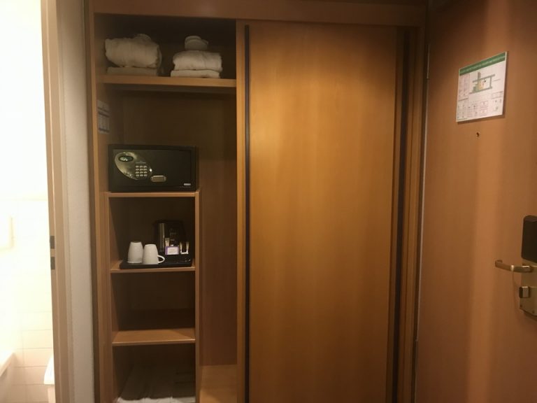 クローゼット内