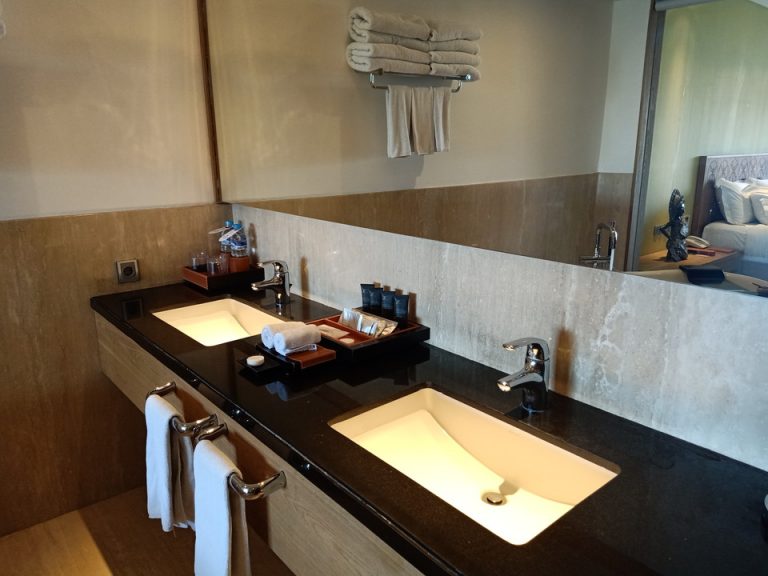 バスルーム(シンク)