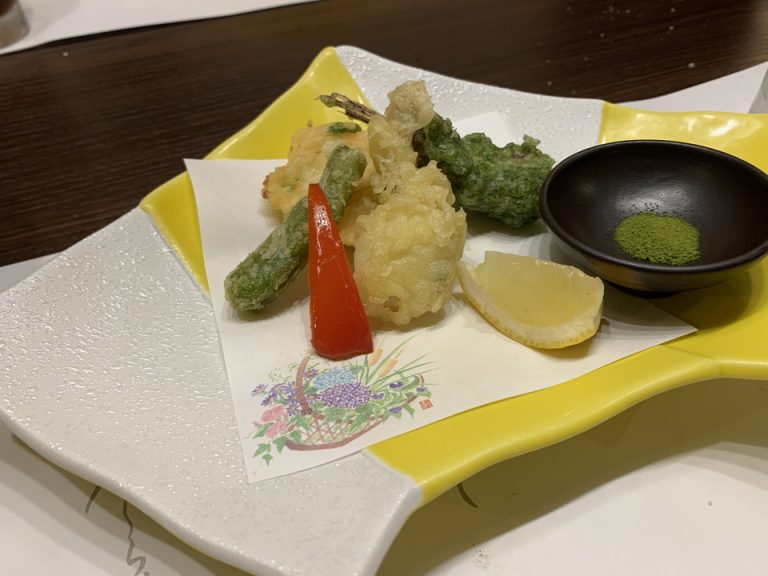 油物の枝豆と玉蜀黍のかき揚げ、鱚香梅、メゴチ磯部です