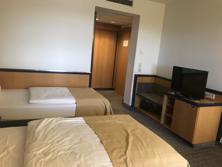 窓側からのベット2