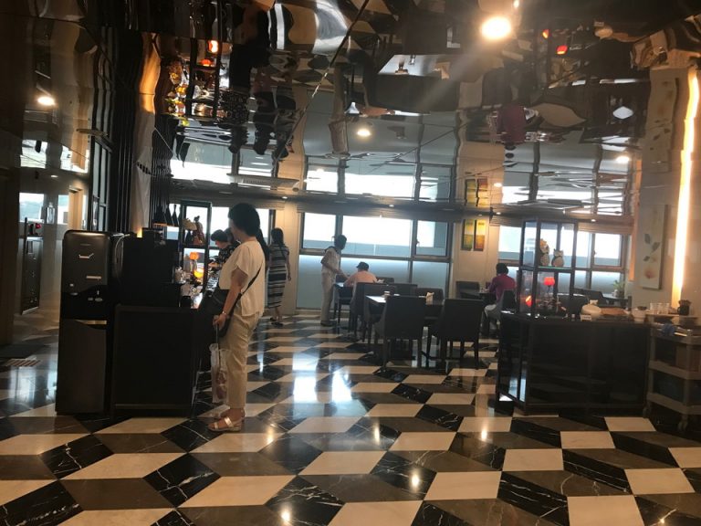 朝食会場入り口