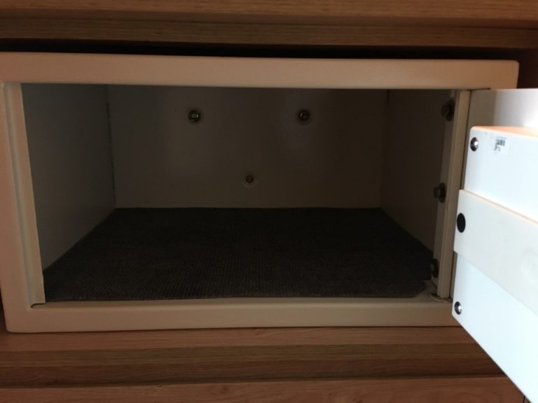 セーフティーボックス(開けた状態)